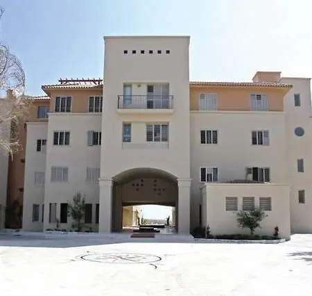 Lighthouse Holiday شقة بافوس